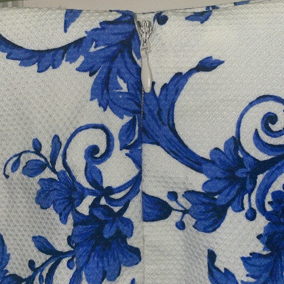 Forever 21 Ivory/Blue Paisley Skirt - Size S - Picture 3 of 4